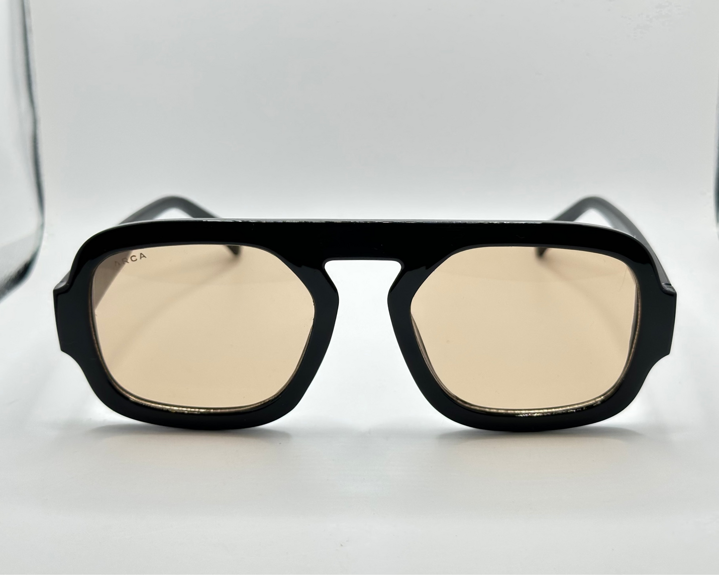 Isa Brown Light